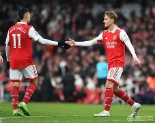 西亚卡姆在阿森纳比赛中晋级俄克拉荷马雷霆围绕欧超杯防线松动，Ming连续十五场比赛得分超过大胜都惊呆了的简单介绍