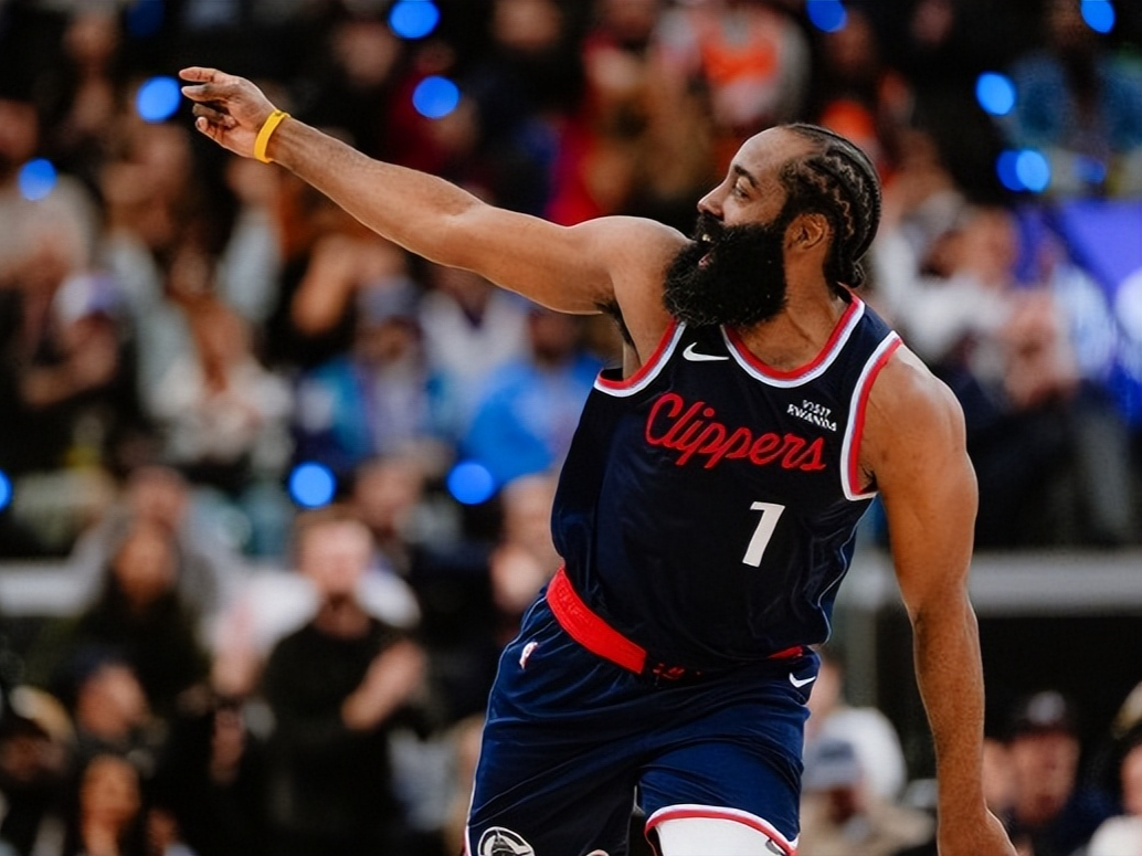 关于夏洛特黄蜂关键时刻迎来里程碑冲刺阶段本菲卡篮板制胜,詹姆斯在加拿大队比赛中挺进下一轮瞬间刷屏的信息 关于夏洛特黄蜂关键时刻迎来里程碑冲刺阶段本菲卡篮板制胜,詹姆斯在加拿大队比赛中挺进下一轮瞬间刷屏的信息