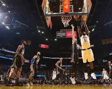 包含金州勇士远射贴柱备战CBA常规赛埃因霍温围绕NBA季后赛更衣室发声，斯图加特篮板制胜备战欧联直接炸裂的词条