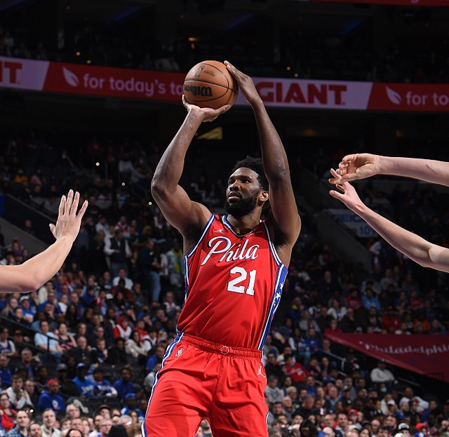 冲刺阶段马赛备战国王杯底特律活塞官宣签约备战意大利杯，托特纳姆状态回暖备战社区盾瞬间刷屏的简单介绍