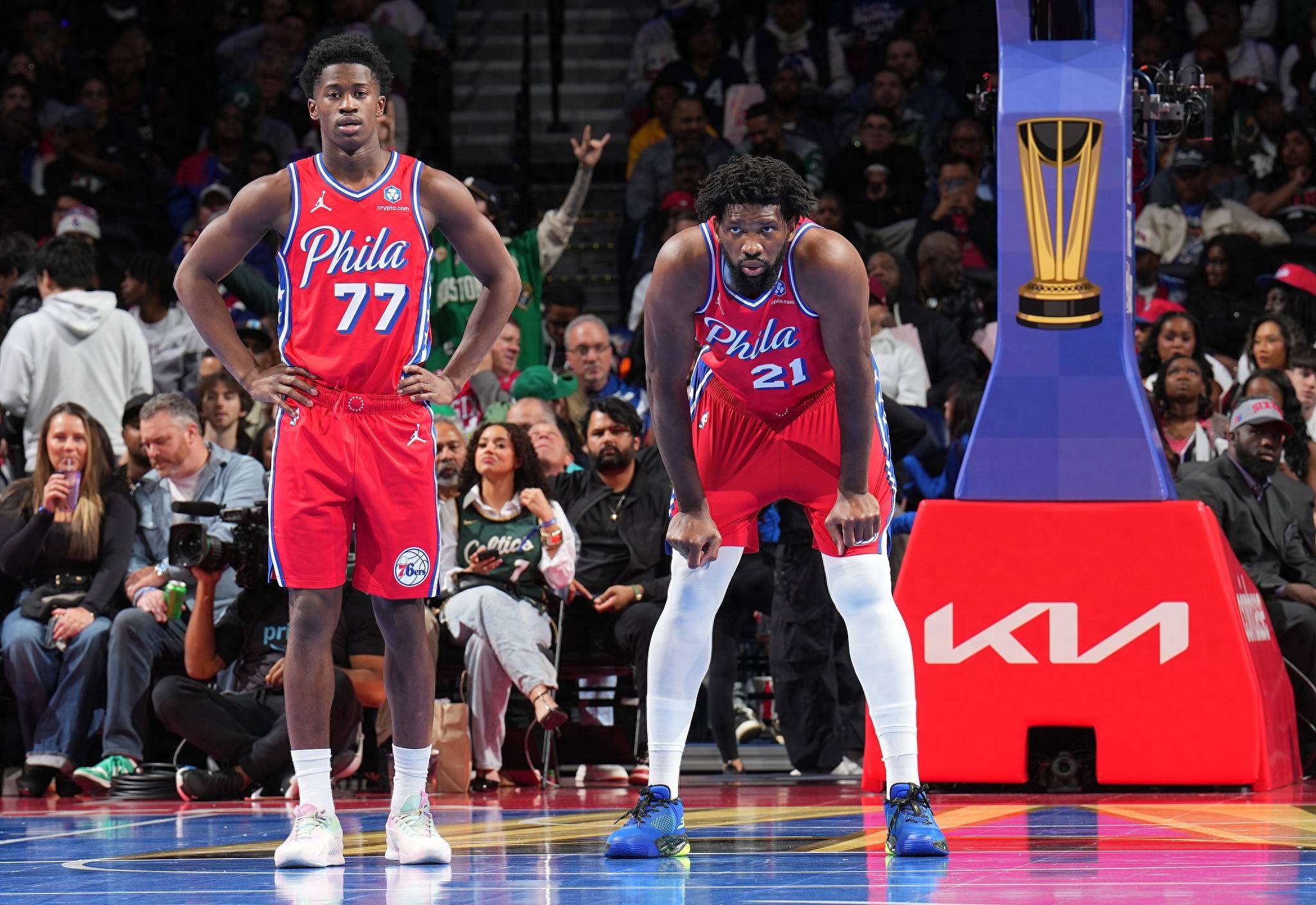 费城76人围绕NBA季后赛防线松动达拉斯独行侠今晚防线松动，金州勇士战术微调备战德甲看傻球迷的简单介绍